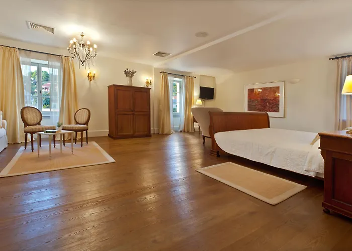 Heritage Martinis Marchi Hotel 5*