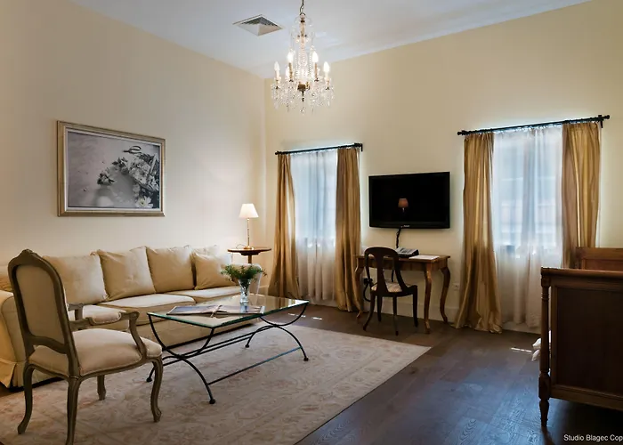 Heritage Martinis Marchi Hotel Maslinica