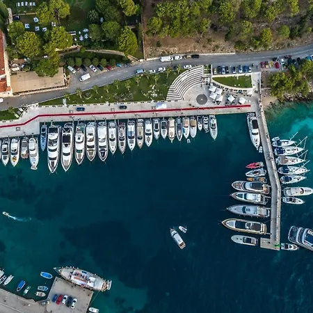 Heritage Martinis Marchi Hotel Maslinica