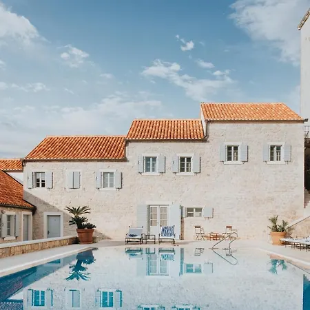 Heritage Martinis Marchi Hotel Maslinica